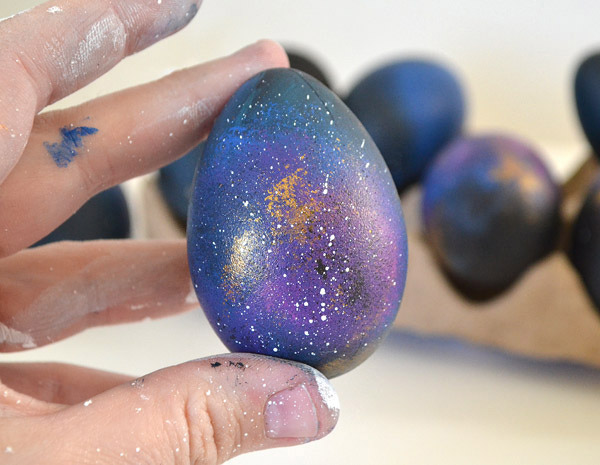 How-to-Make-Colorful-Galaxy-Easter-Eggs-1